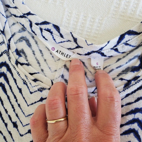 ATHLETA | Breezy Tank Top | White Blue Arrowhead Print | Small - Picture 7 of 12